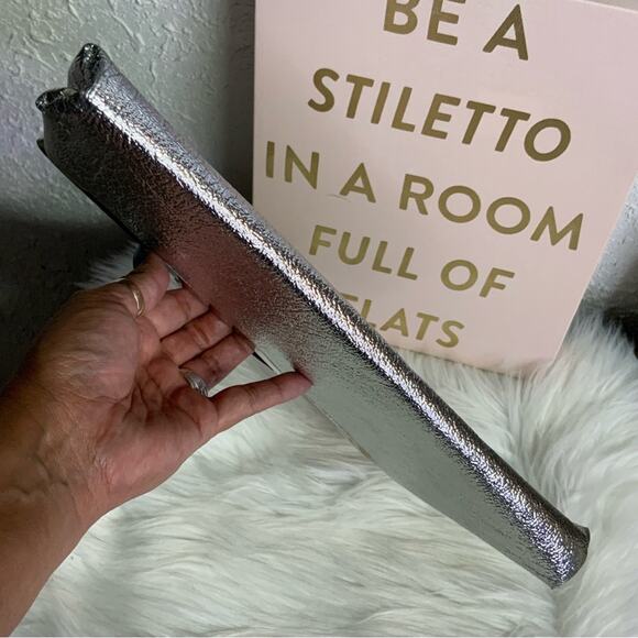 1192. Silver Clutch with Metal Kiss Lock - Picture 7 of 7